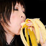Japanese Hinata newhalf enjoying a banana